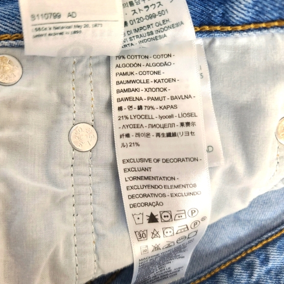 Levi's Premium Ribcage Light Wash Denim High-Rise Cutoff Shorts Size 28 - Picture 6 of 10